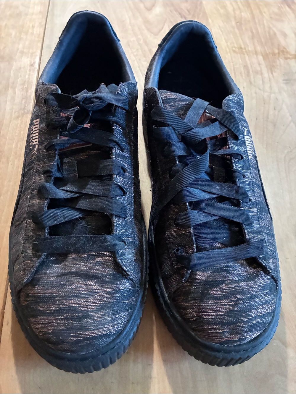 Puma women’s Metallic Casual Basket Sneakers sz 9.5